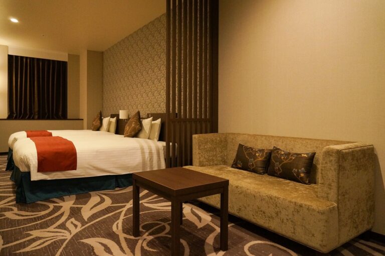 How to Avoid a Smoking Room in a Japanese Hotel