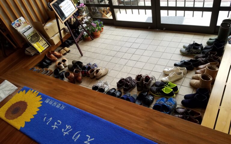 Do You Tip at Japanese Hotels and Ryokan?