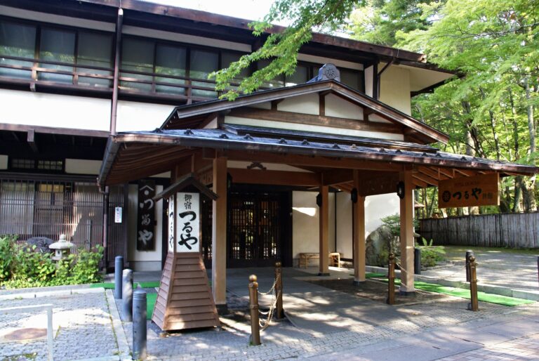 Where to Stay in Japan: Ryokan, Business Hotel, or International Chain